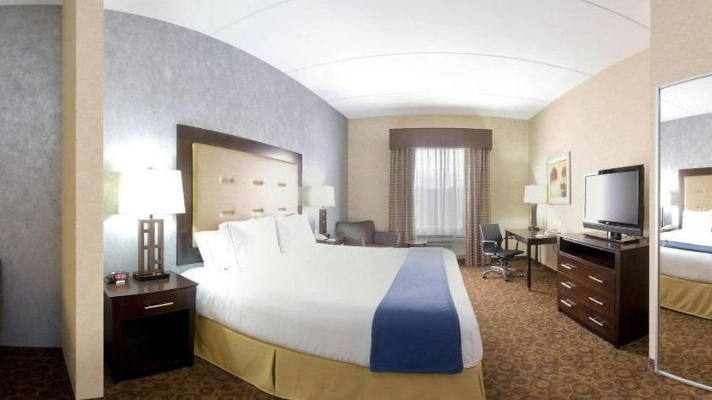 Holiday Inn Express Hotel & Suites Byram By Ihg Exterior foto