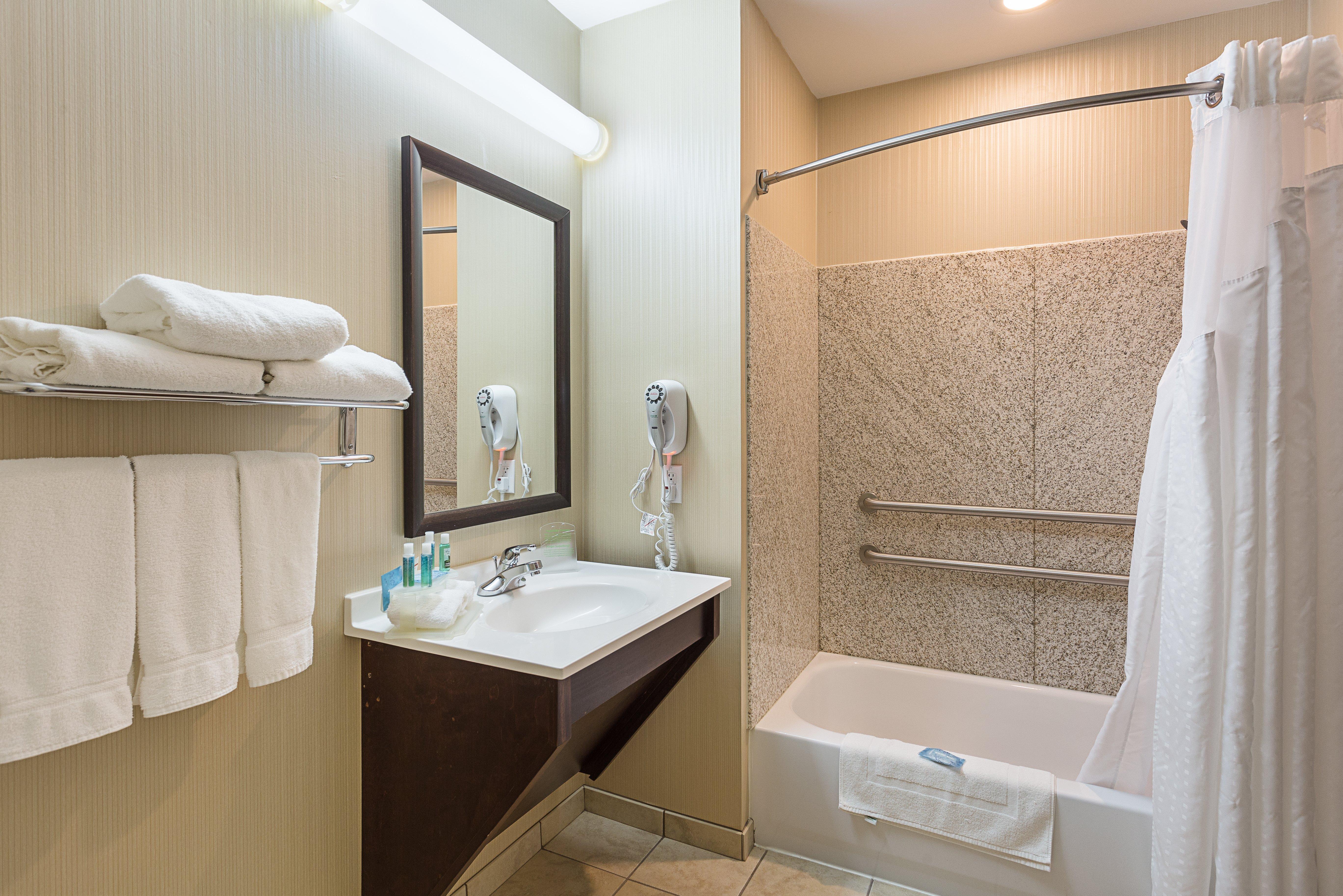 Holiday Inn Express Hotel & Suites Byram By Ihg Exterior foto
