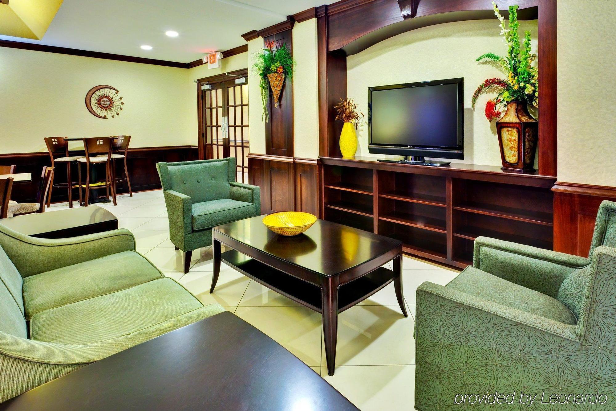 Holiday Inn Express Hotel & Suites Byram By Ihg Interior foto