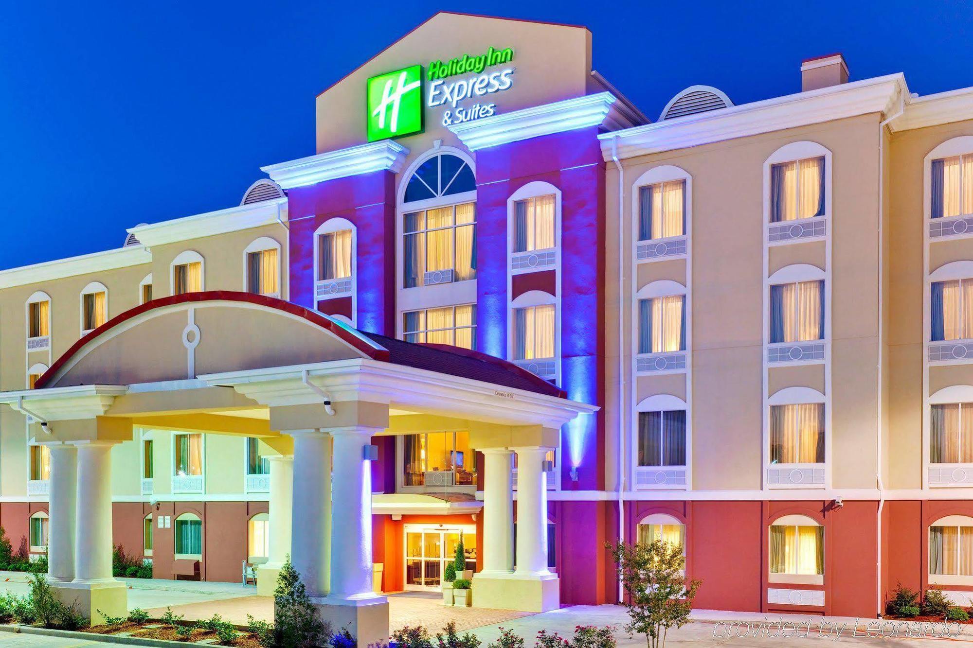 Holiday Inn Express Hotel & Suites Byram By Ihg Exterior foto