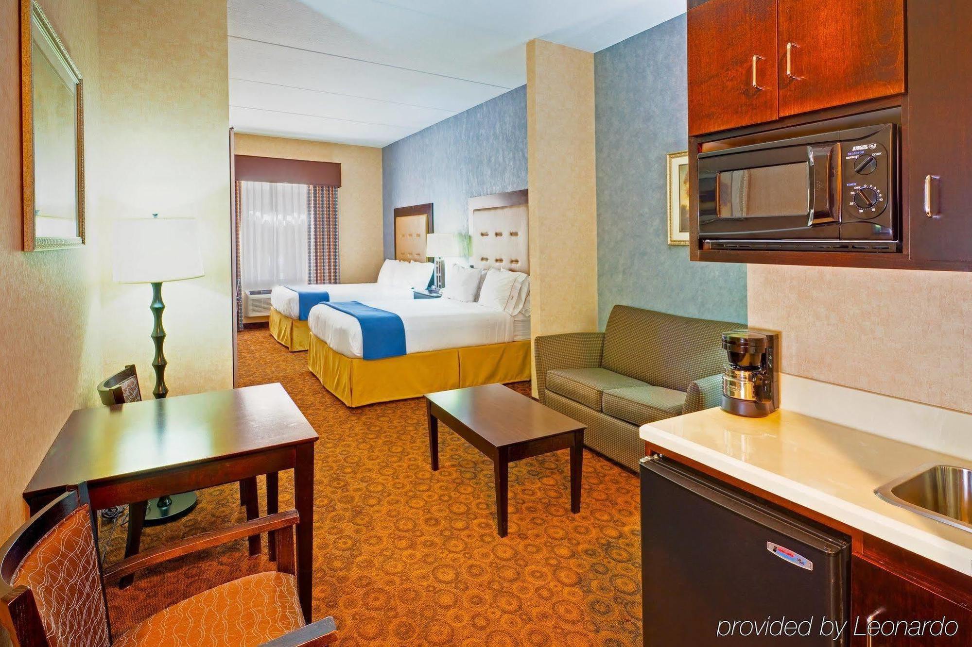Holiday Inn Express Hotel & Suites Byram By Ihg Cameră foto